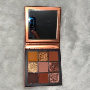 HUDA BEAUTY Topaz Obsessions Eyeshadow Palette